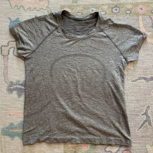 Lululemon Swiftly Tech race length in gray
